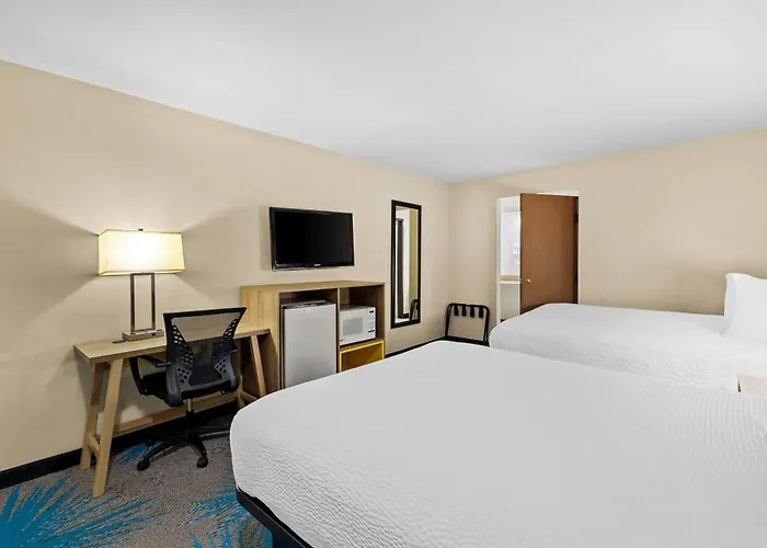 Days By Wyndham Tucson Airport Hotel 3*
